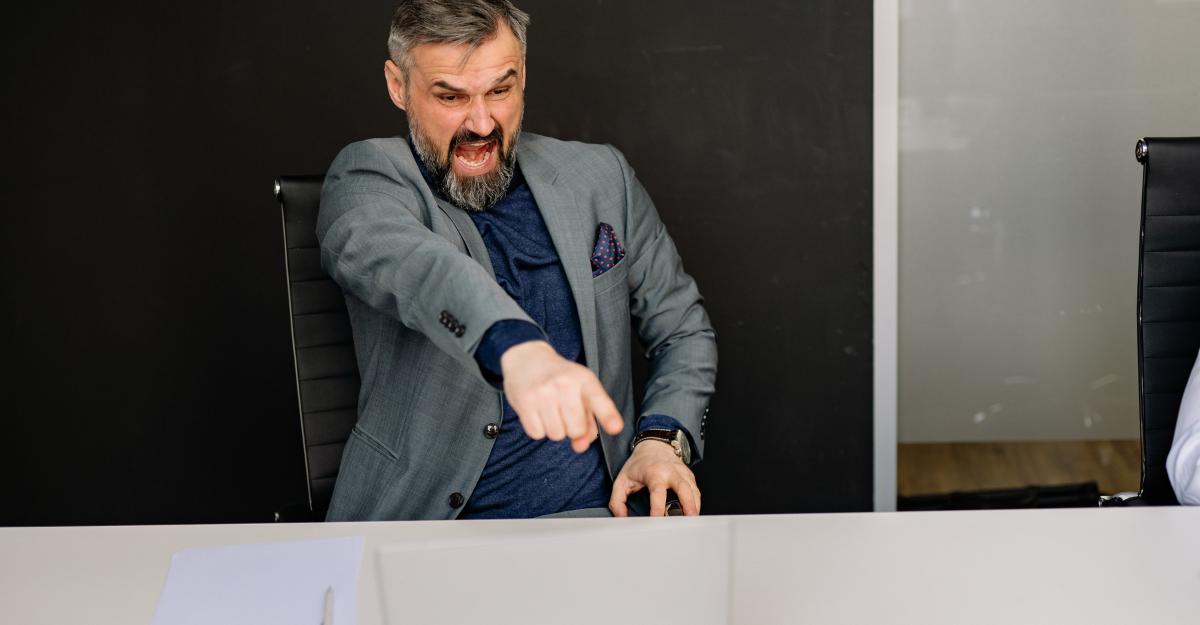 críticas no ambiente de trabalho